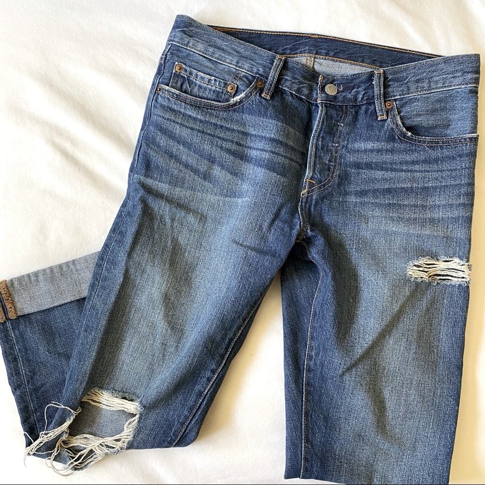 Levi’s distressed boyfriend jeans — 27